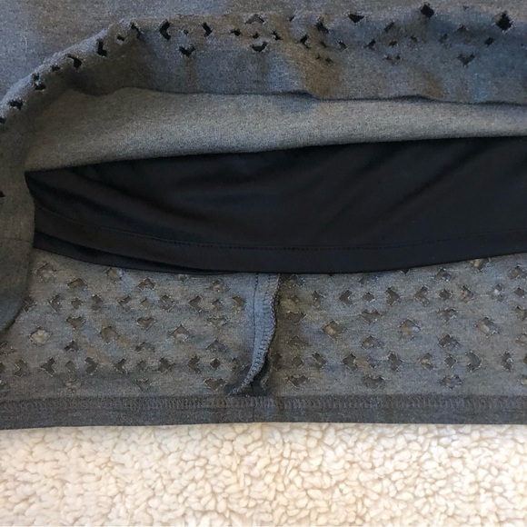 Banana Republic laser cut ponte sheath dress sleeveless size 4 - Picture 12 of 13